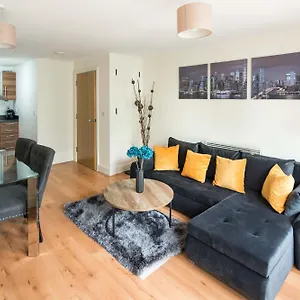 Stylish Near Apartamento Londres