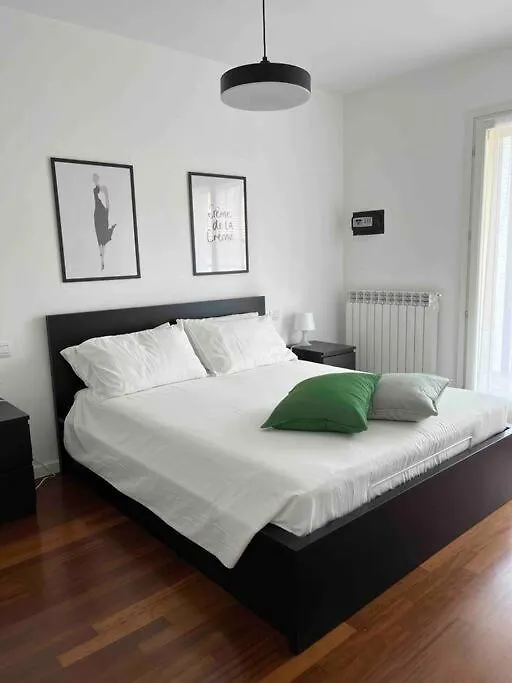 Luminoso Trilocale Affori Centro Apartment Milan Italy