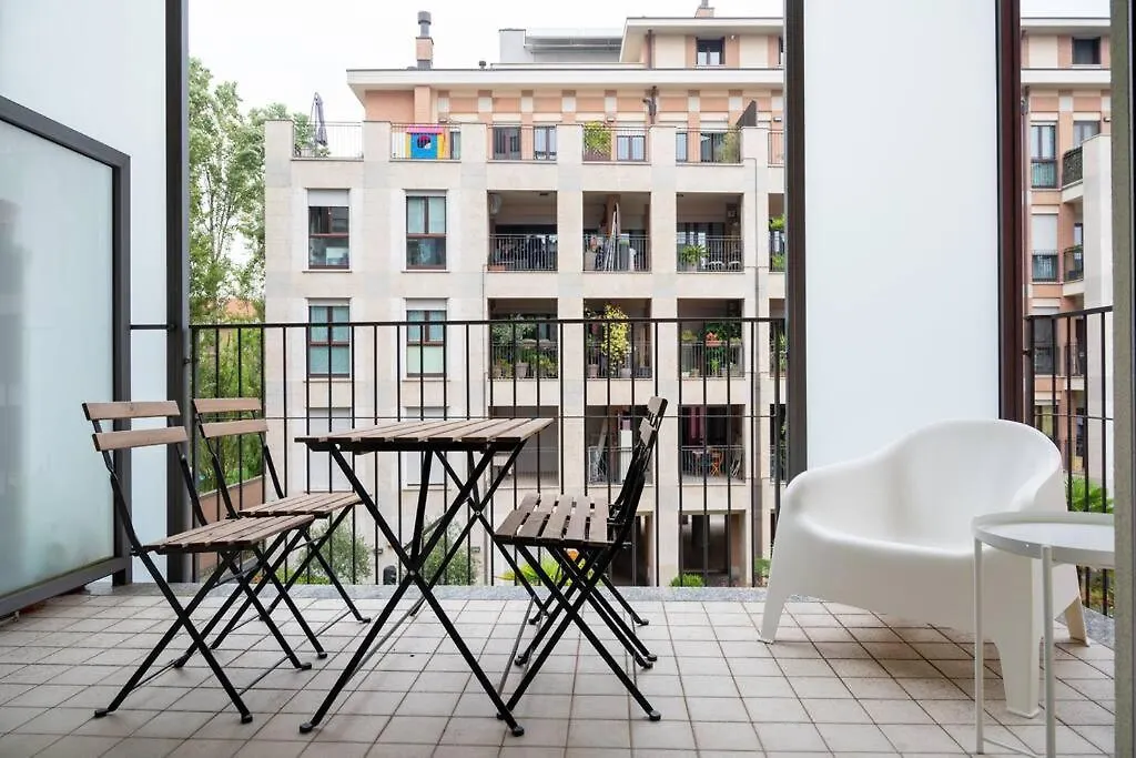 Luminoso Trilocale Affori Centro Apartment Milan Italy